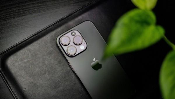 Стало известно, насколько подешевел iPhone 15 в России Стало известно, насколько подешевел iPhone 15 в России