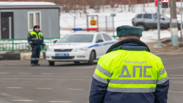 Световозвращающие элементы рекомендуют использовать пешеходам Алтайского края в тёмное время суток