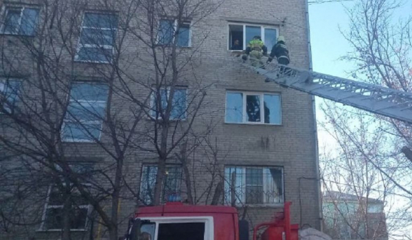 В барнаульской квартире произошло воспламенение газовоздушной смеси В барнаульской квартире произошло воспламенение газовоздушной смеси