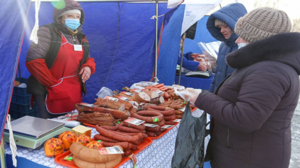 Товарооборот ярмарок выходного дня в Барнауле составил порядка 8,5 миллионов рублейТоварооборот ярмарок выходного дня в Барнауле составил порядка 8,5 миллионов рублей