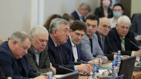 Вопросы обеспечения стабильного функционирования предприятий агропромышленного комплекса в текущем году обсудили в Алтайском крае