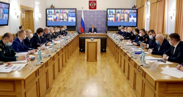 Губернатор Алтайского края Виктор Томенко принял участие в заседании Коллегии по вопросам правоохранительной деятельности, обороны и безопасности при полномочном представителе Президента Губернатор Алтайского края Виктор Томенко принял участие в заседании Коллегии по вопросам правоохранительной деятельности, обороны и безопасности при полномочном представителе Президента