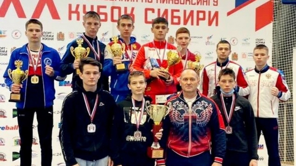 Кикбоксеры из Камня триумфально выступили на Всероссийских соревнованиях Кикбоксеры из Камня триумфально выступили на Всероссийских соревнованиях